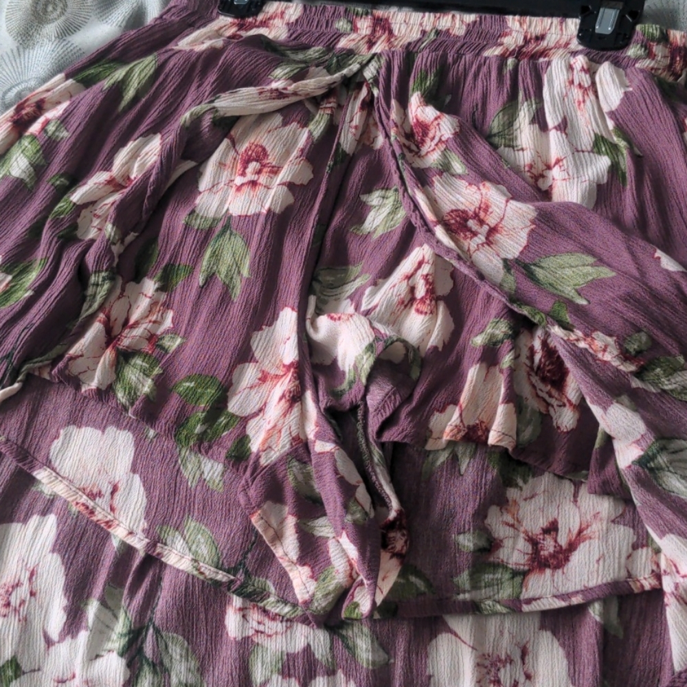 Like new - BP Floral shorts/skirt - Picture 6 of 7